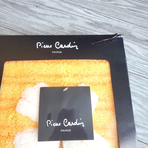 Bath Mat and towel Bundle - Picture 8 of 11